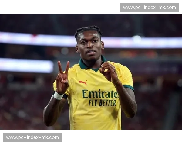 米兰新闻网:莱奥已随队合练,身体状况正在好转 米兰新闻网:莱奥已随队合练,身体状况正在好转