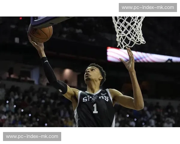 马刺126-113逆转勇士，文班亚马全能表现引领球队