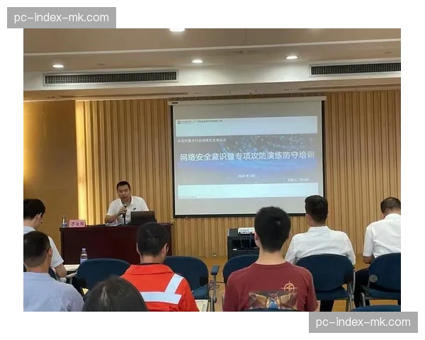 克莱枫丹青训营开放日,小球员进行攻防转换专项训练